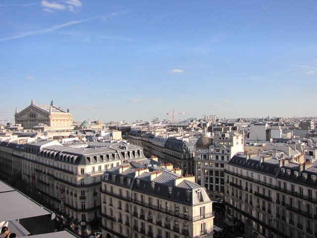 Assistance d’une société foncière en vue de l’acquisition d’immeubles parisiens Assistance d’une société foncière en vue de l’acquisition d’immeubles parisiens